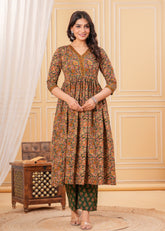 Green Cotton Suit Set with Dupatta – Crafted from 100% Pure Cotton for Breathable Comfort and Elegant Everyday Ethnic Style